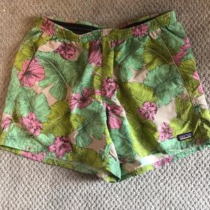 Patagonia baggie shorts, size M